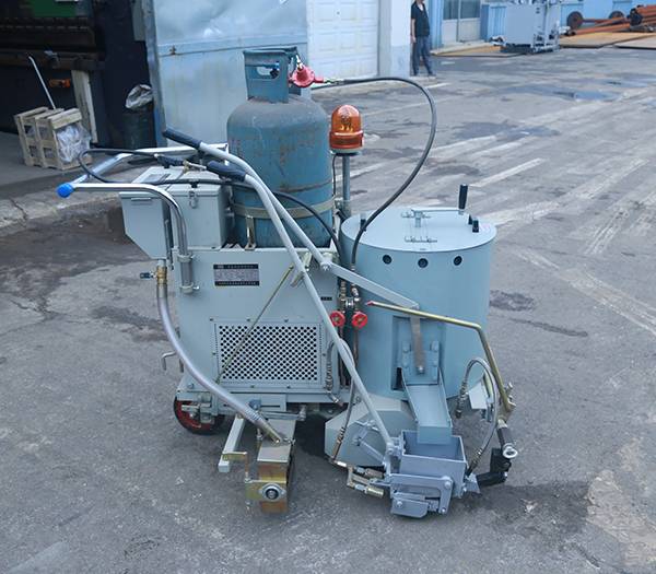 斑马线热熔划线机操作过程中，如何调整划线